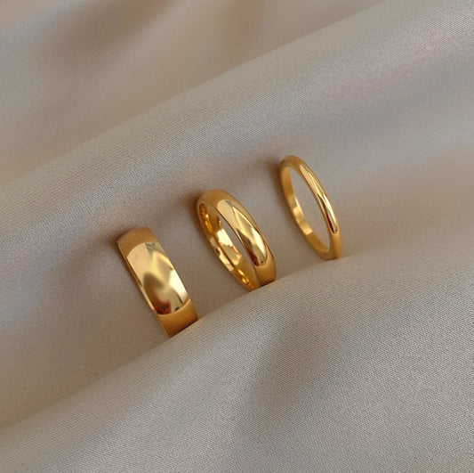 Minimalist Gold Ring 18k gold over Premium Stainless Steel. hypo-allergenic, water proof, sweat proof, and tarnish free. Made for everyday wear.